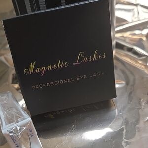 Effortless Black Magnetic Lashes for Glamorous Eyes